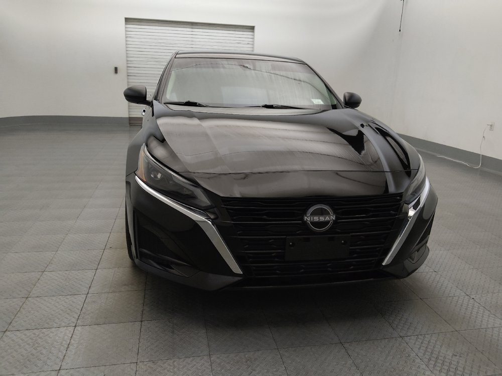 Used 2025 Nissan Altima 2.5 S FWD image 14