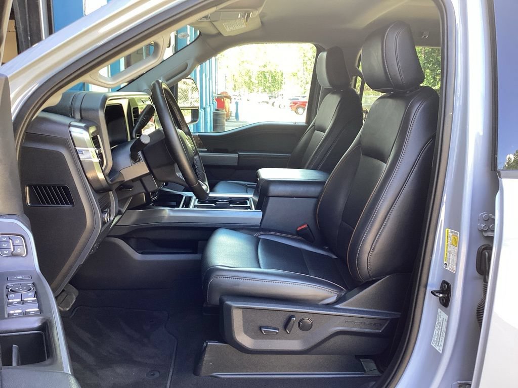 Used 2025 Ford F250 Lariat w/ Black Appearance Package AWD/4WD image 33
