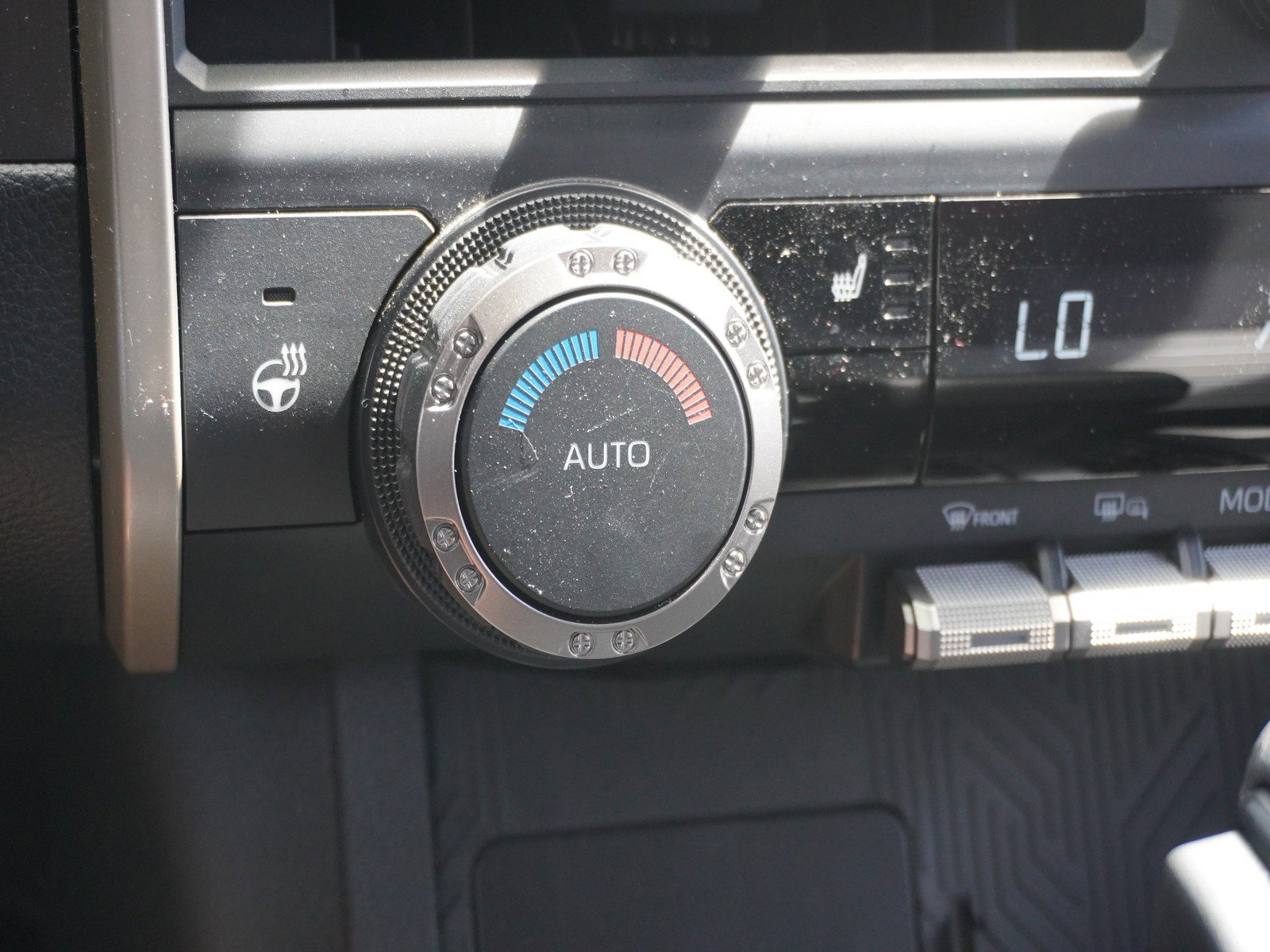 Used 2025 Toyota Tacoma TRD Off-Road w/ TRD Off Road Upgrade Package AWD/4WD image 27
