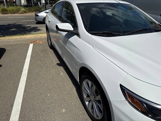 Used 2025 Chevrolet Malibu LT FWD image 2