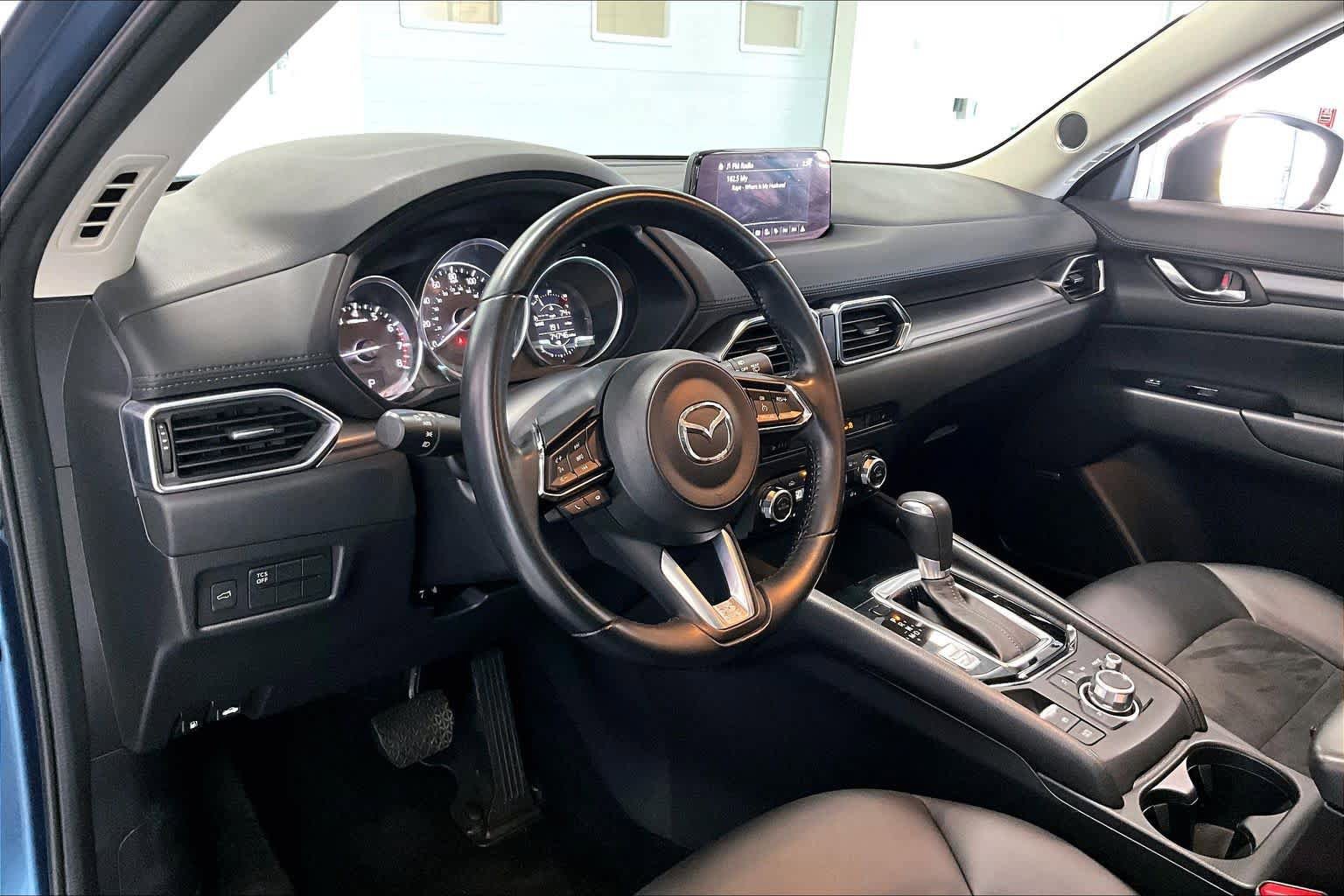 Used 2017 MAZDA CX-5 Touring w/ Preferred Equipment Package AWD/4WD image 2