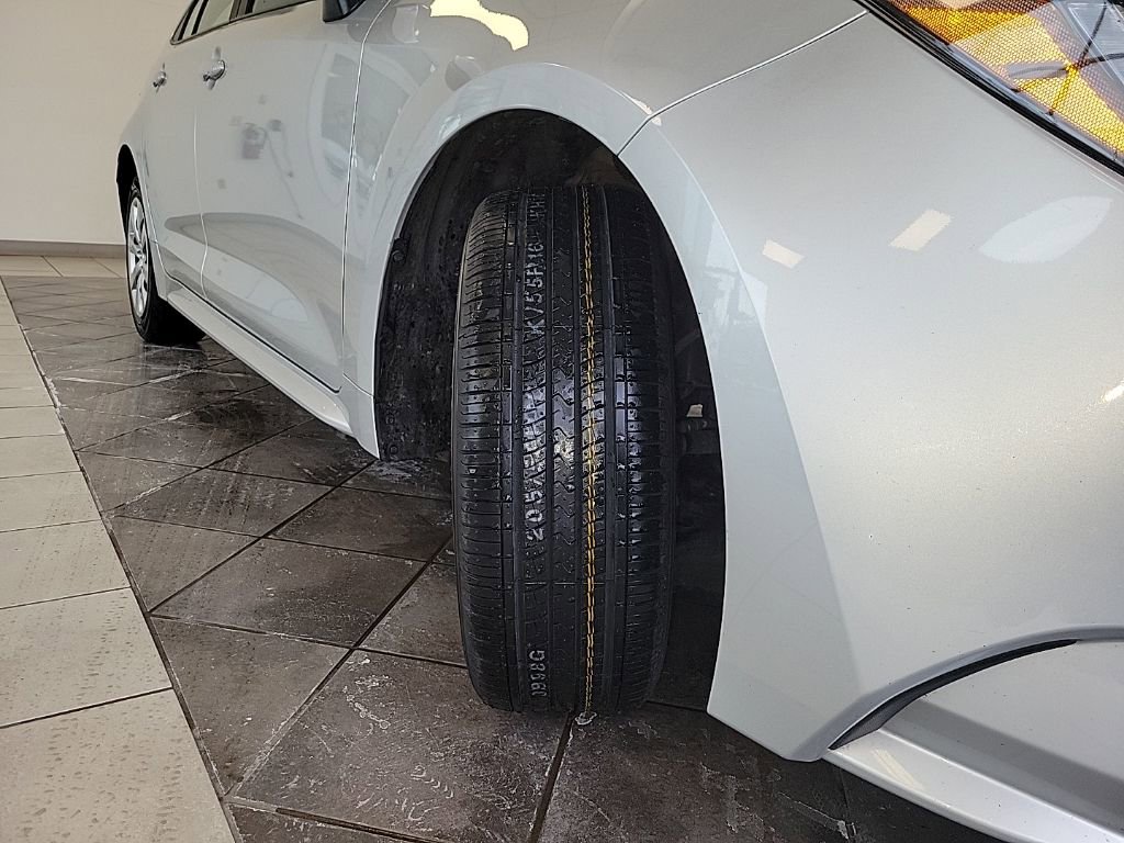 Used 2025 Toyota Corolla LE image 16