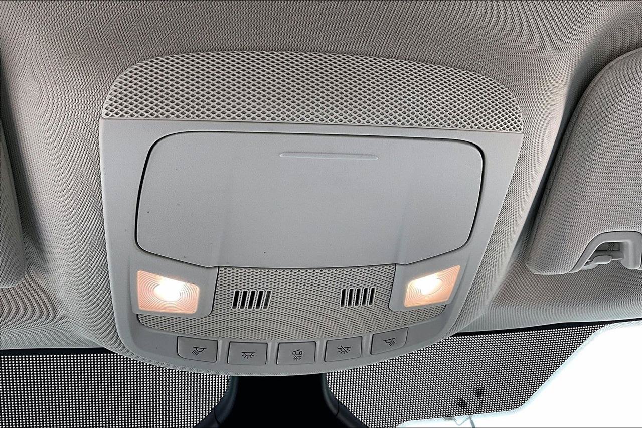 Used 2023 Ford Edge SE AWD/4WD image 16