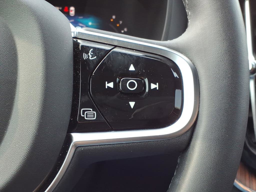 Certified 2024 Volvo XC60 B5 Plus w/ Protection Package Premier image 26
