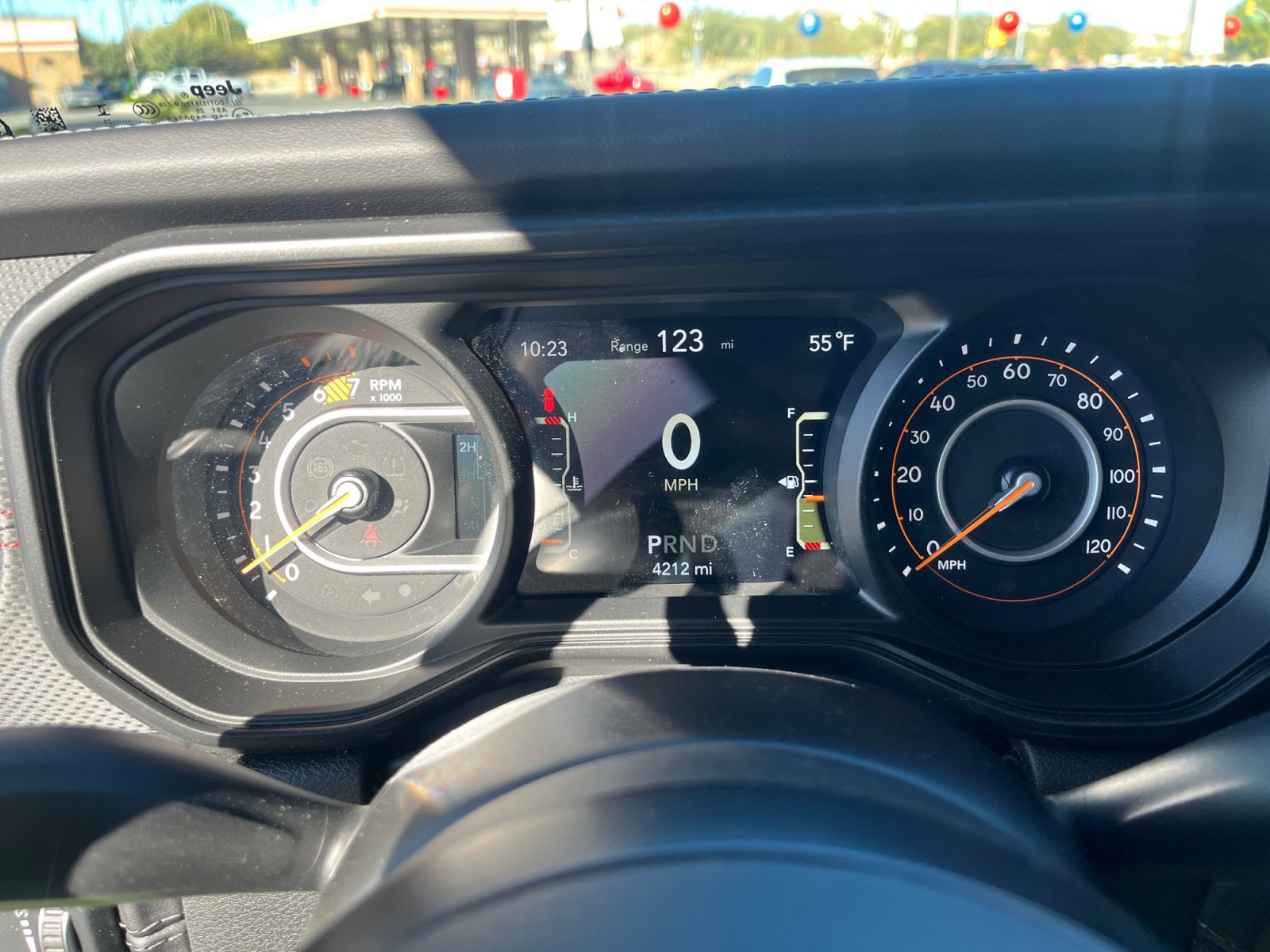 Used 2025 Jeep Wrangler Unlimited Rubicon w/ Technology Group image 10