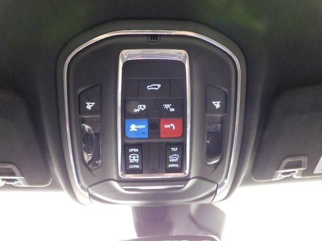 Used 2022 Jeep Grand Cherokee L Laredo image 28