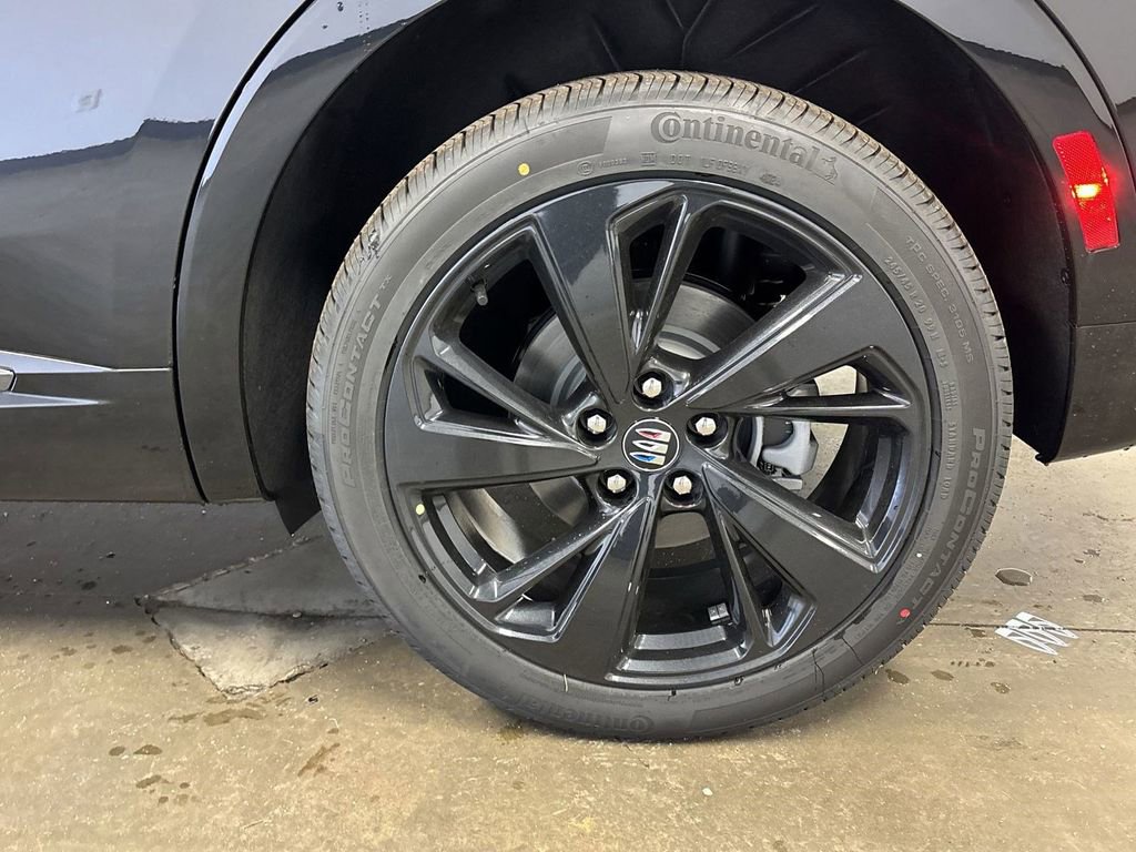 New 2025 Buick Envision Sport Touring image 38