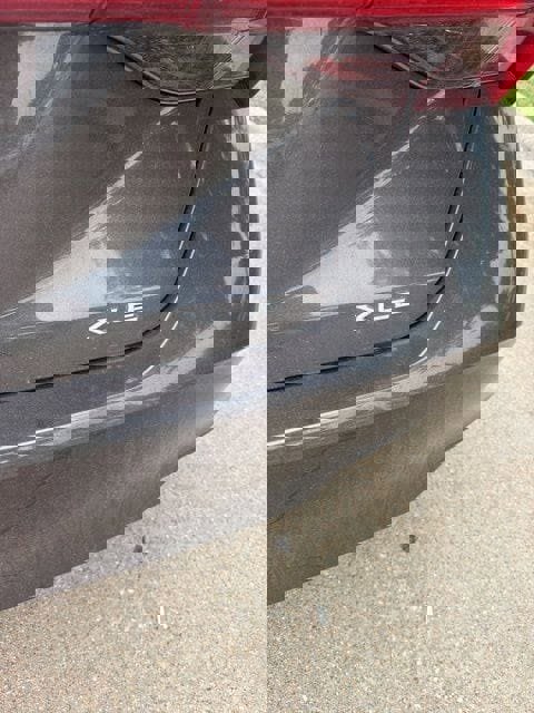 Used 2019 Toyota Avalon XLE w/ Moonroof Package FWD image 3