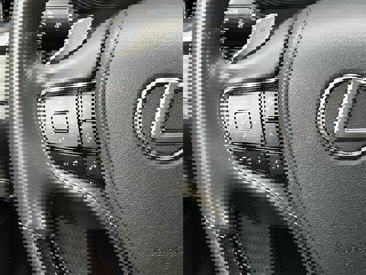 Used 2020 Lexus ES 300h w/ Premium Package image 12