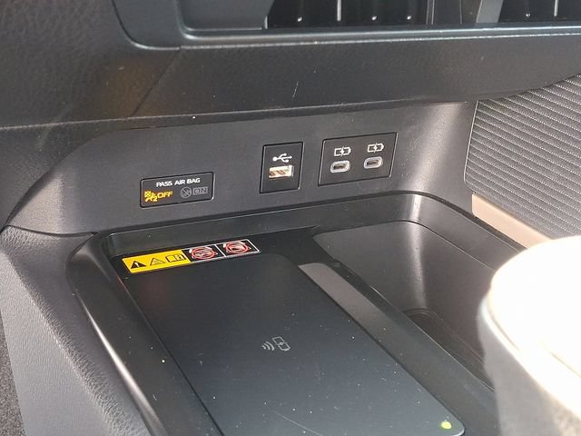 Used 2025 Toyota Camry SE FWD image 13