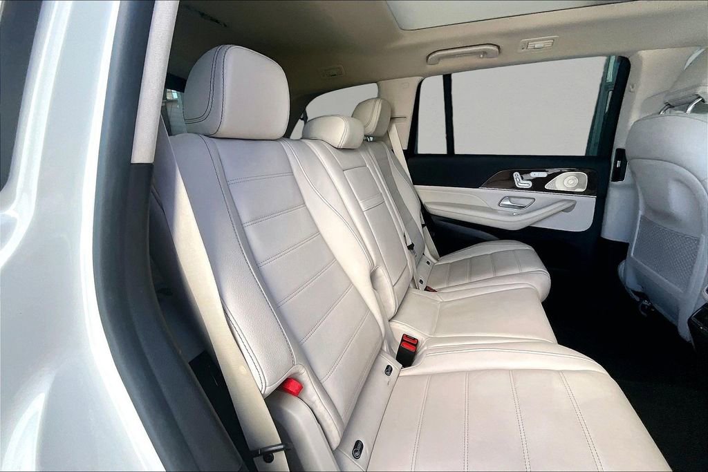 Used 2021 Mercedes-Benz GLS 580 4MATIC image 26