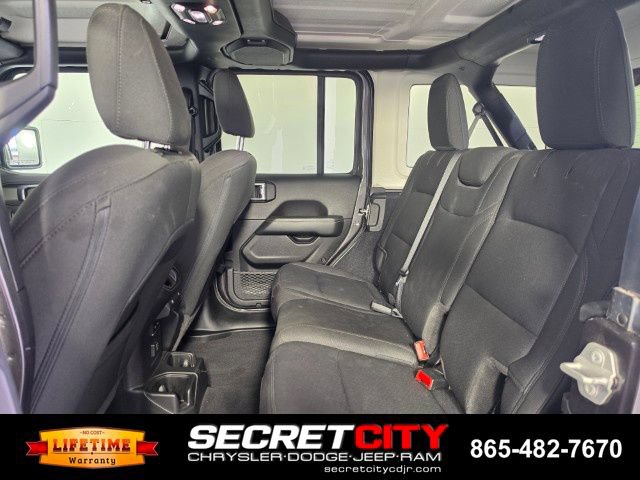 Used 2023 Jeep Wrangler Unlimited Sahara AWD/4WD image 28