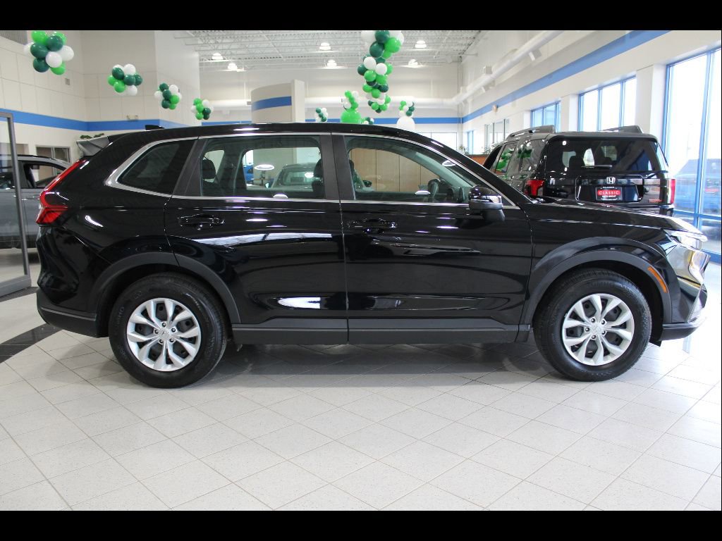Used 2023 Honda CR-V LX image 2