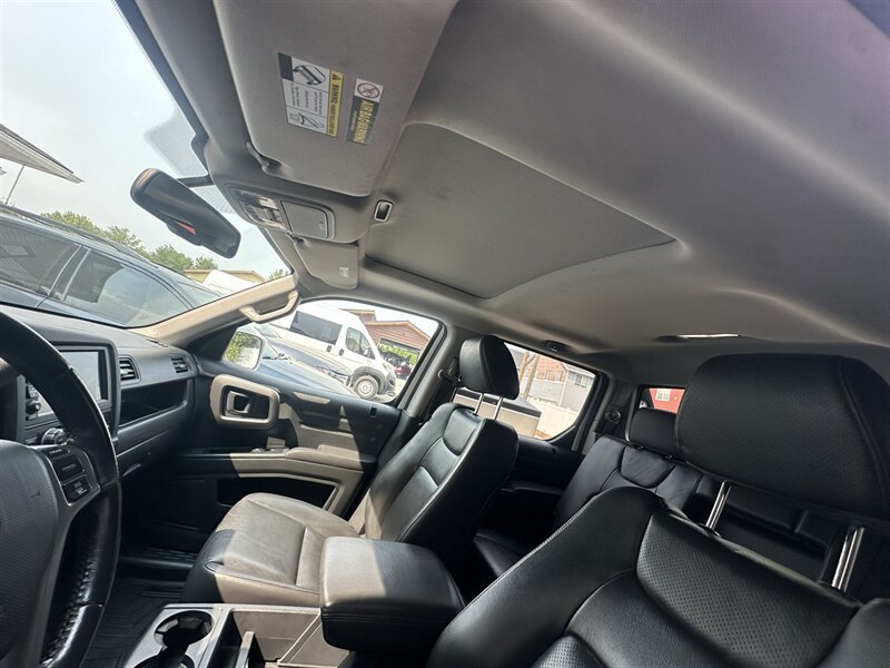 Used 2014 Honda Ridgeline SE image 39