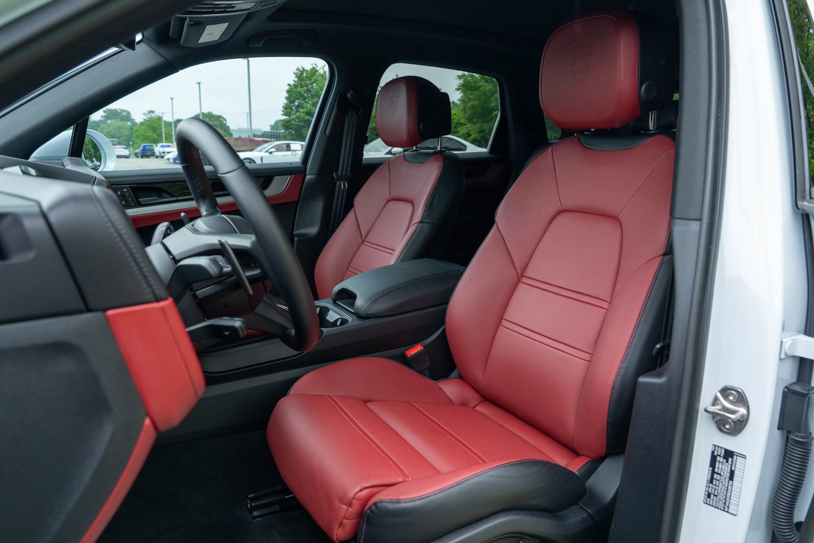 Certified 2024 Porsche Cayenne AWD/4WD image 5
