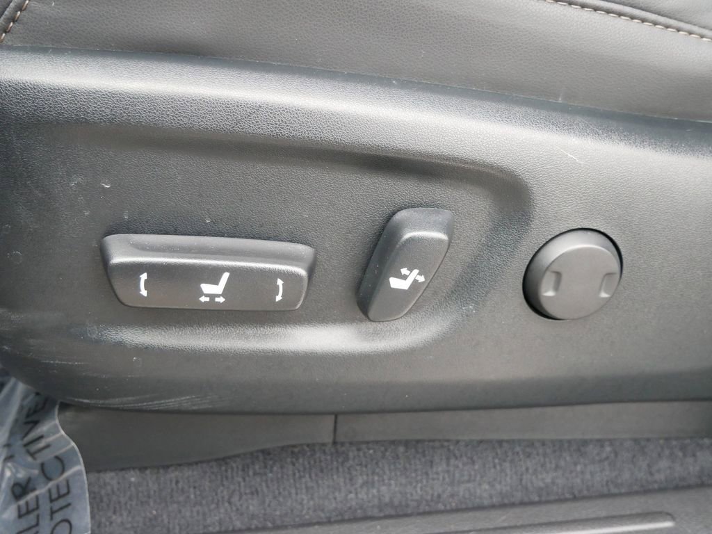 Certified 2023 Lexus GX 460 Premium w/ Premium Plus Package AWD/4WD image 18