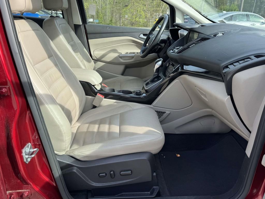 Used 2017 Ford C-MAX Titanium w/ Equipment Group 301A image 13