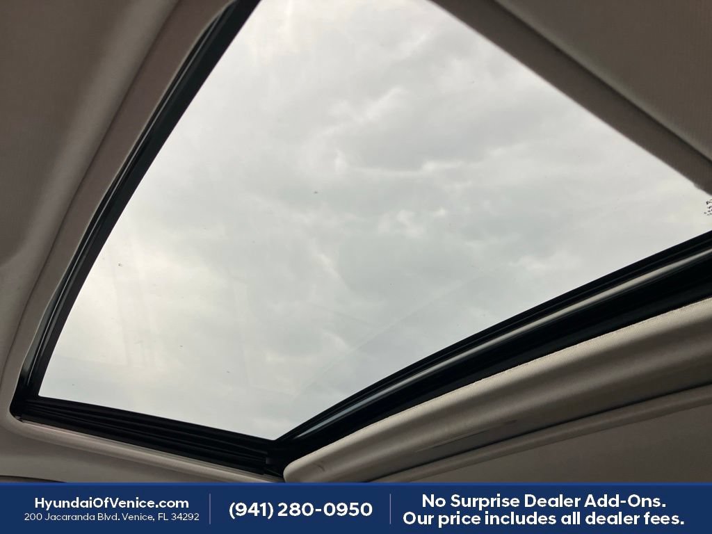 Used 2021 Toyota RAV4 XLE Premium FWD image 5