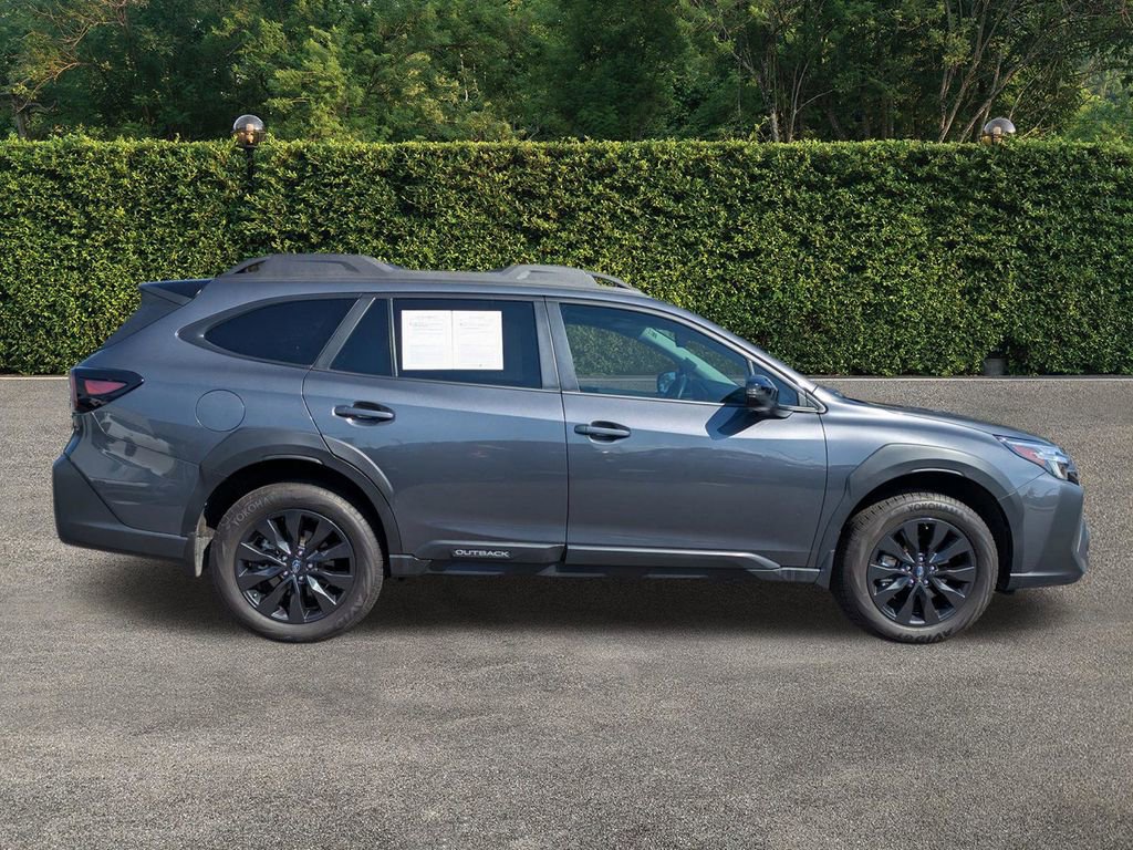 Used 2025 Subaru Outback Onyx Edition image 3