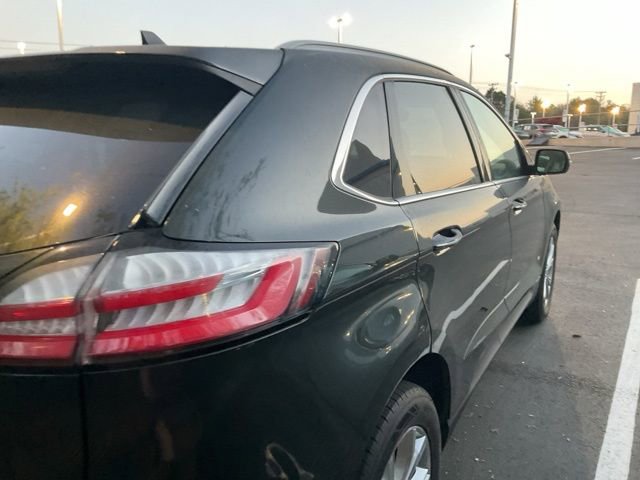 Used 2023 Ford Edge Titanium image 6