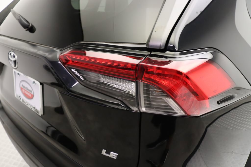 Certified 2019 Toyota RAV4 LE image 9