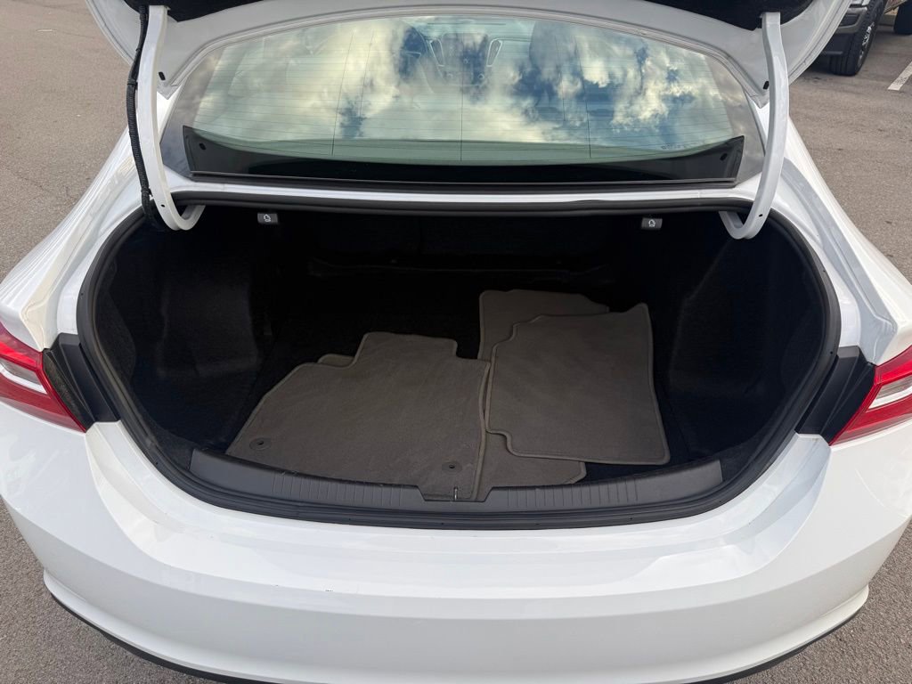 Used 2023 Chevrolet Malibu LT image 35