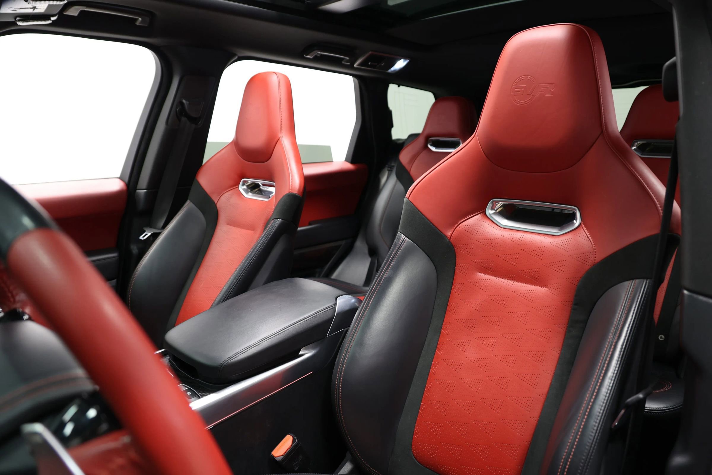 Used 2020 Land Rover Range Rover Sport SVR image 3