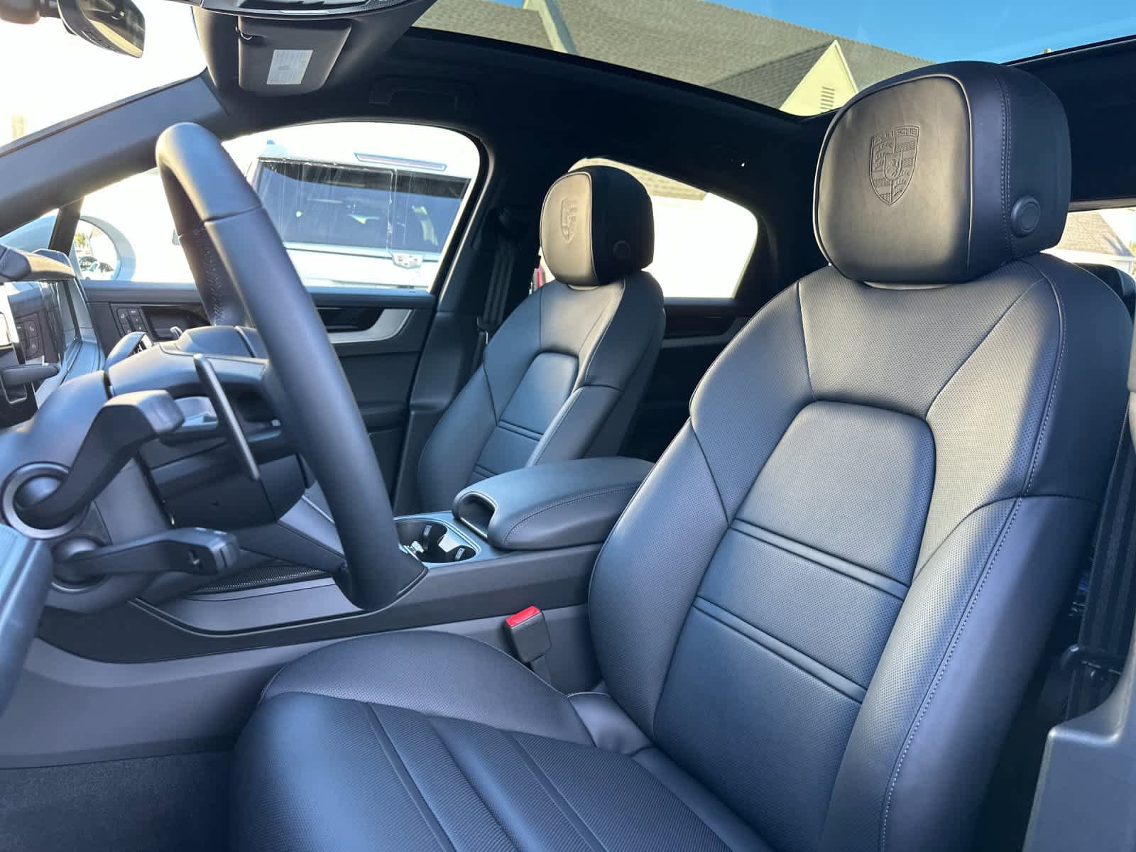 New 2025 Porsche Cayenne Coupe AWD/4WD image 5