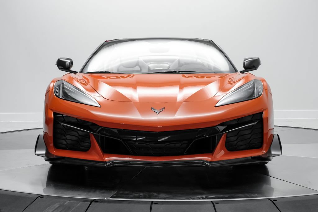 Used 2023 Chevrolet Corvette Z06 w/ Z07 Performance Package RWD image 3