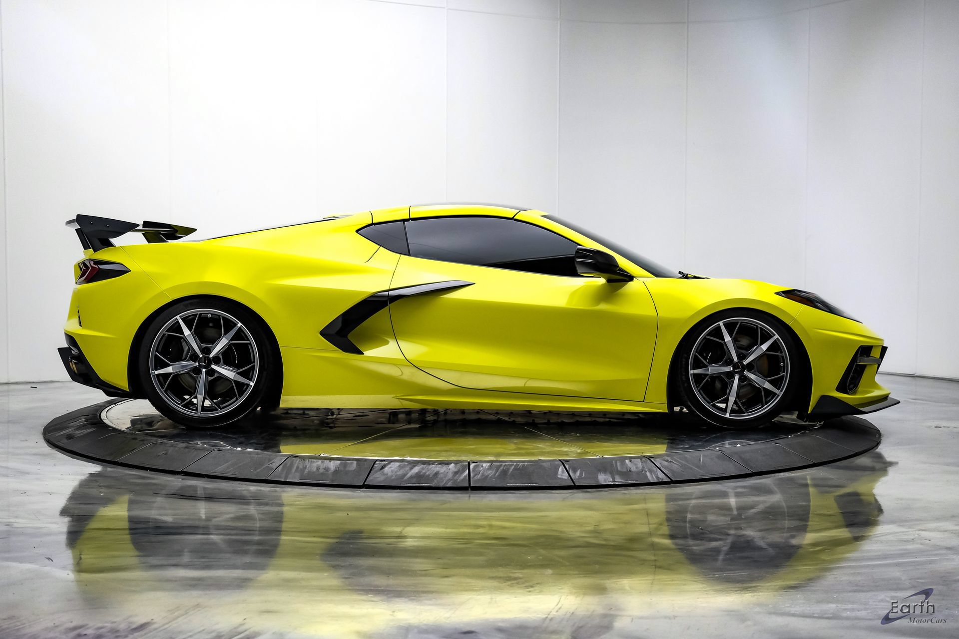 Used 2021 Chevrolet Corvette Stingray Premium Cpe w/ Z51 Performance Package RWD image 24