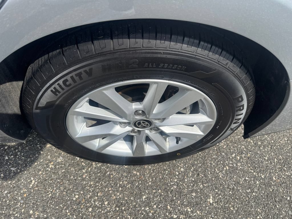 Used 2025 Toyota Camry LE FWD image 25