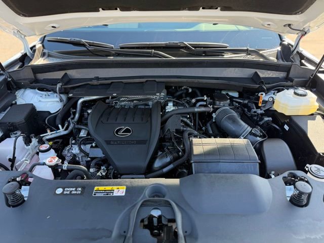 Used 2025 Lexus TX 500h AWD w/ Technology Package image 11