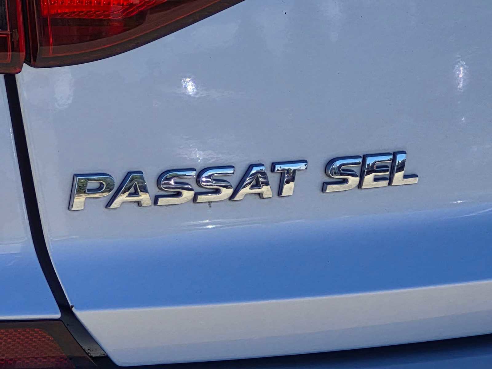 Used 2017 Volkswagen Passat 1.8T SEL Premium FWD image 12