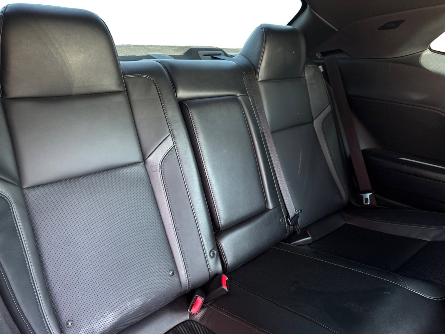 Used 2015 Dodge Challenger R/T Plus RWD image 18