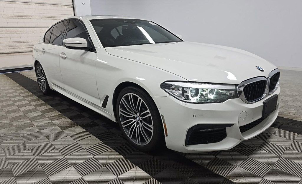 Used 2019 BMW 540i xDrive w/ M Sport Package AWD/4WD image 4