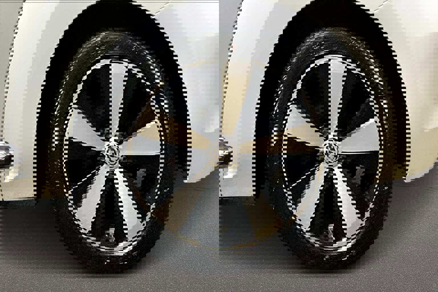 Used 2015 Volkswagen Beetle R-Line image 35