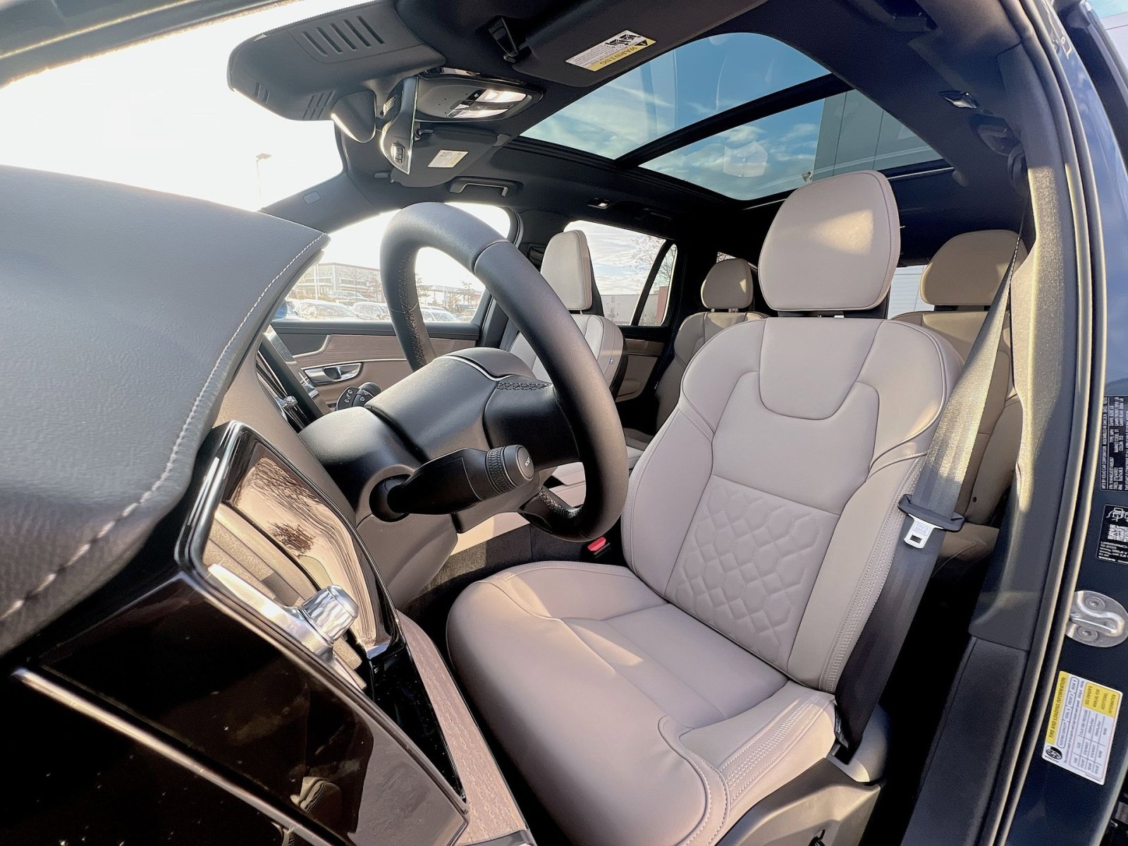 New 2026 Volvo XC90 T8 Plus w/ Protection Package Premier image 13