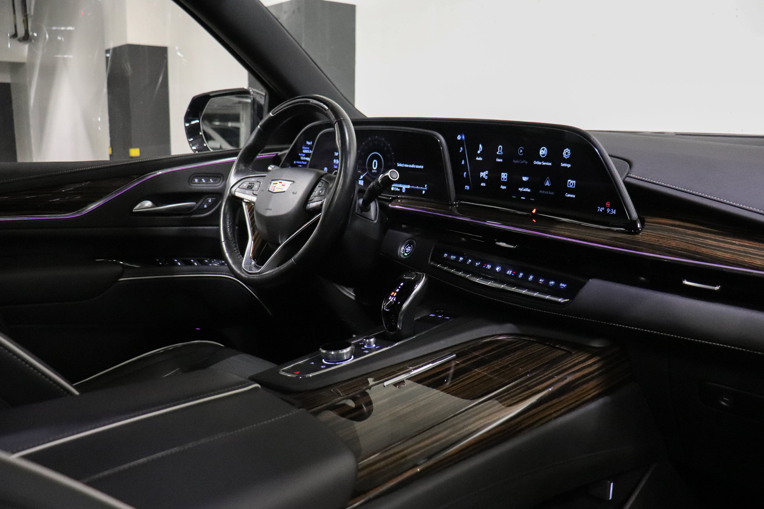 Used 2023 Cadillac Escalade Premium Luxury AWD/4WD image 27