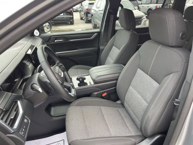 Used 2025 GMC Acadia Elevation FWD image 11