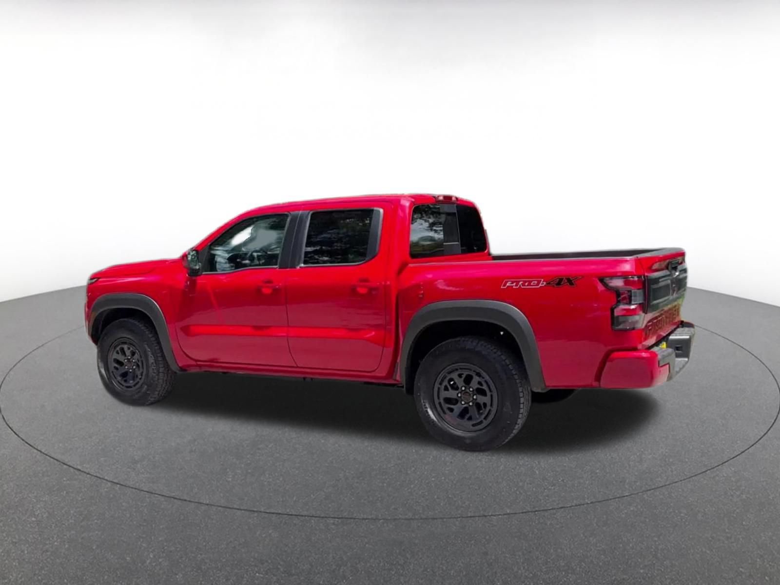 Used 2026 Nissan Frontier PRO-4X AWD/4WD image 9