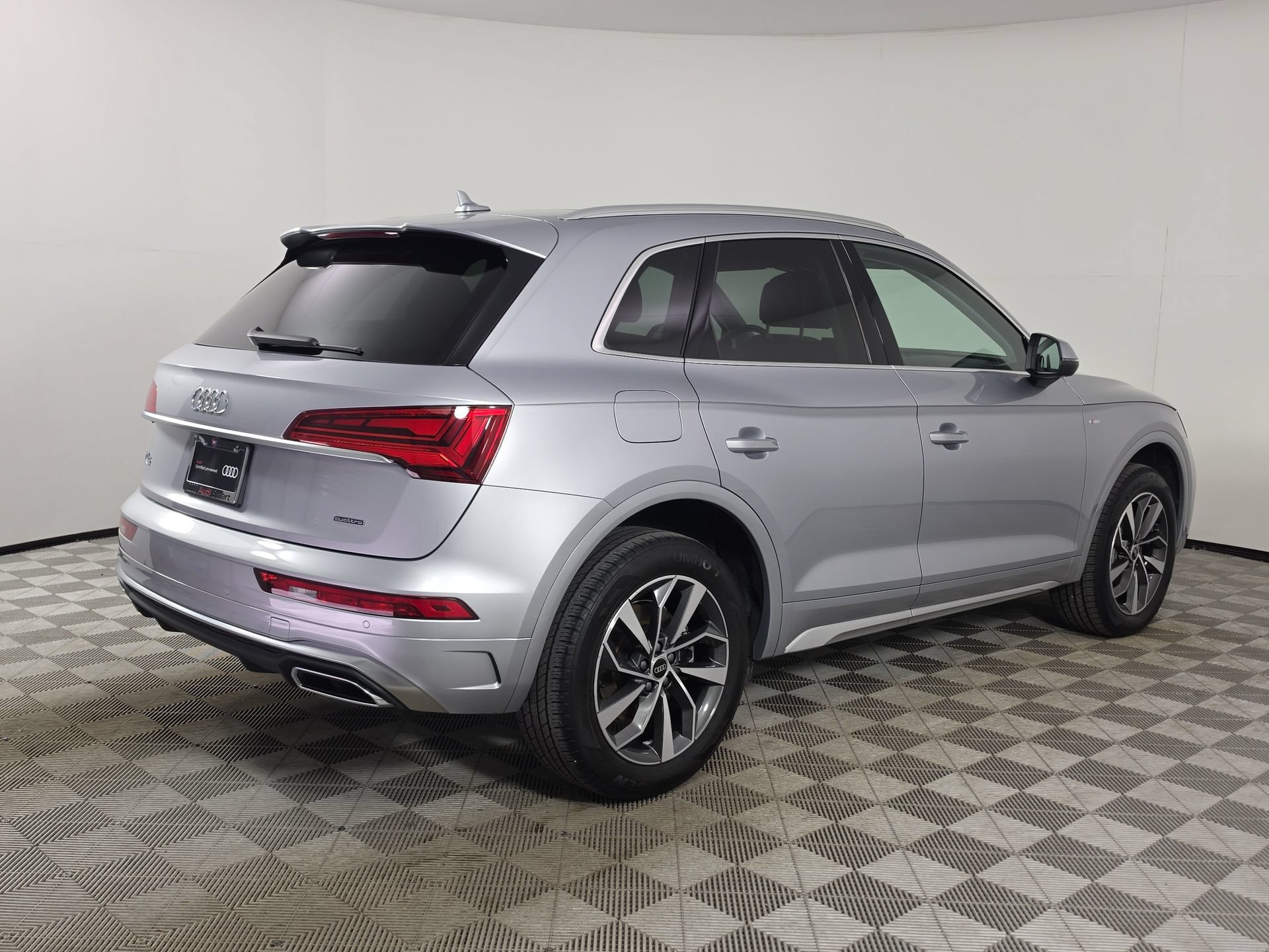 Used 2024 Audi Q5 2.0T Premium Plus w/ Premium Plus Package AWD/4WD image 7