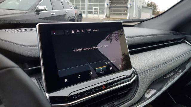 Certified 2024 Jeep Compass Latitude image 14