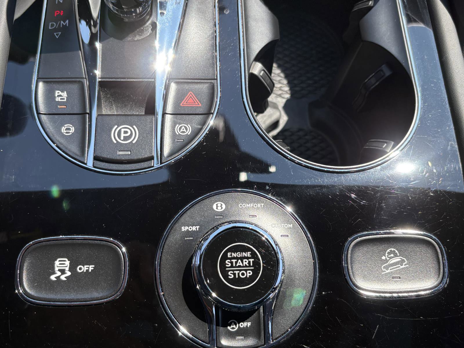 Used 2024 Bentley Bentayga image 36