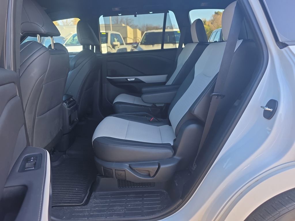 Used 2024 Lexus TX 500h AWD w/ Technology Package image 17