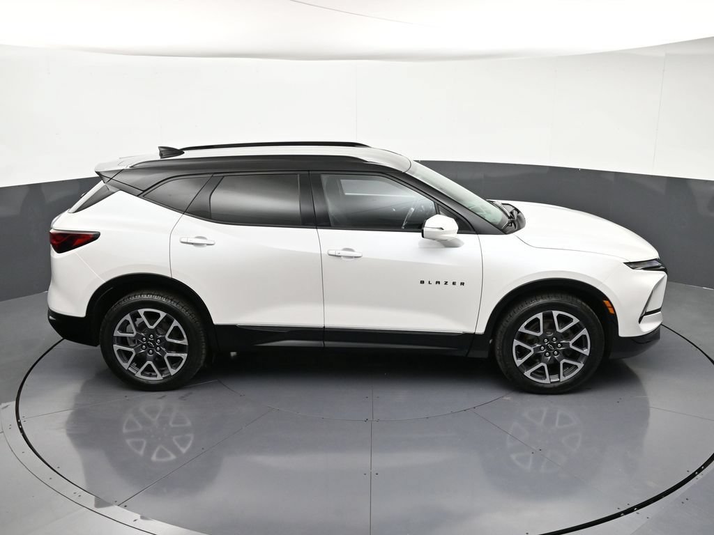 Certified 2023 Chevrolet Blazer RS w/ Driver Confidence II Package AWD/4WD image 21