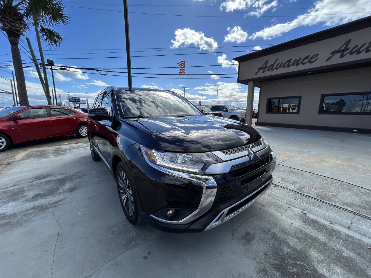 Used 2020 Mitsubishi Outlander SEL image 1