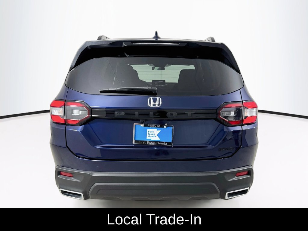 Used 2023 Honda Pilot Sport image 6