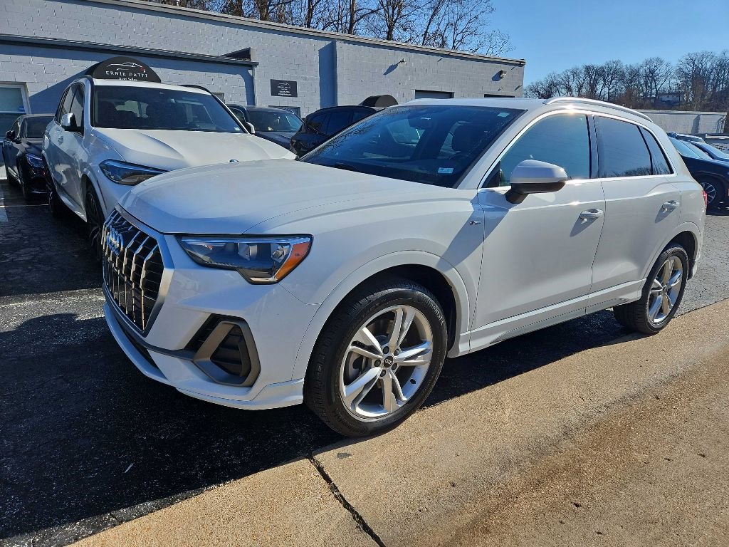 Used 2021 Audi Q3 2.0T Premium w/ Convenience Package image 2