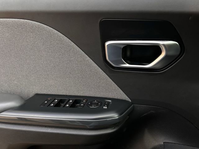 Used 2025 Kia K4 EX image 24