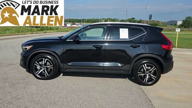Used 2023 Volvo XC40 B5 Plus AWD/4WD image 5